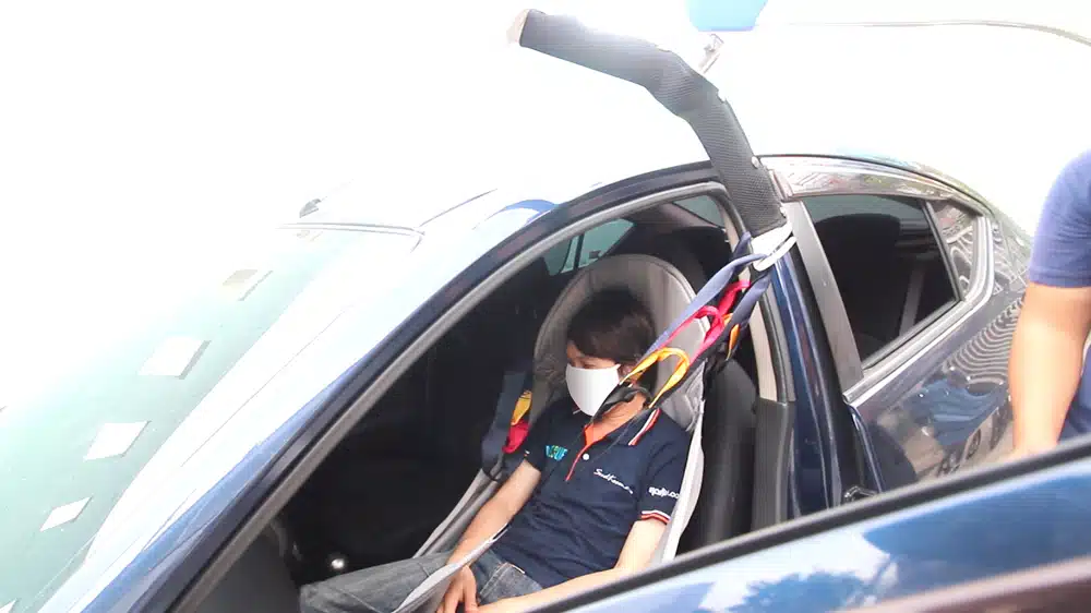 เครื่องยกตัวผู้ป่วยไฟฟ้า (Patient Lift) รุ่น Carry 02 12