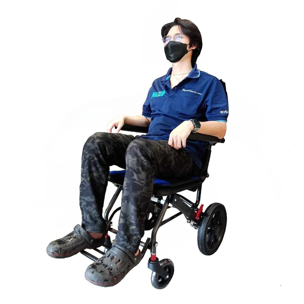 รถเข็นวีลแชร์ แบบพกพาพับได้ ล้อ 12 นิ้ว รุ่น BlueWheels 1